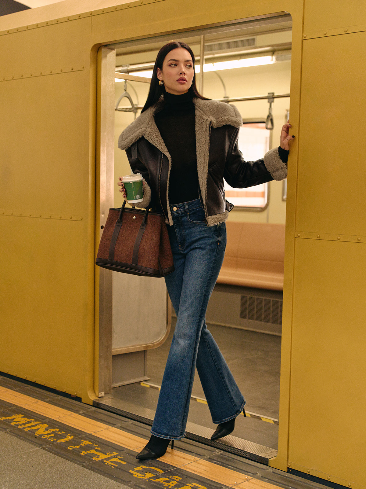 Luvik | Keinonahka Vetoketjupuku