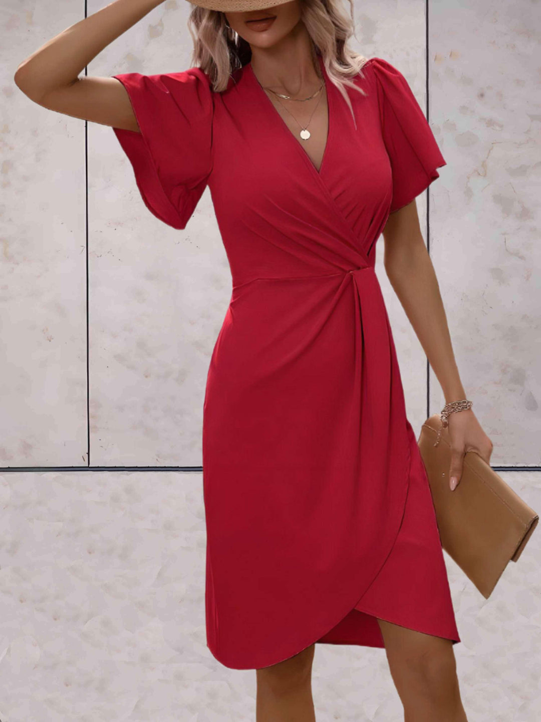 Luvik | Elegantti tiukasti istuva mekko liehuvilla hihoilla naisille