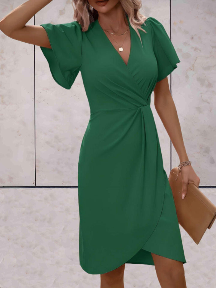 Luvik | Elegantti tiukasti istuva mekko liehuvilla hihoilla naisille