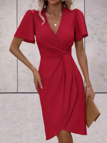 Luvik | Elegantti tiukasti istuva mekko liehuvilla hihoilla naisille