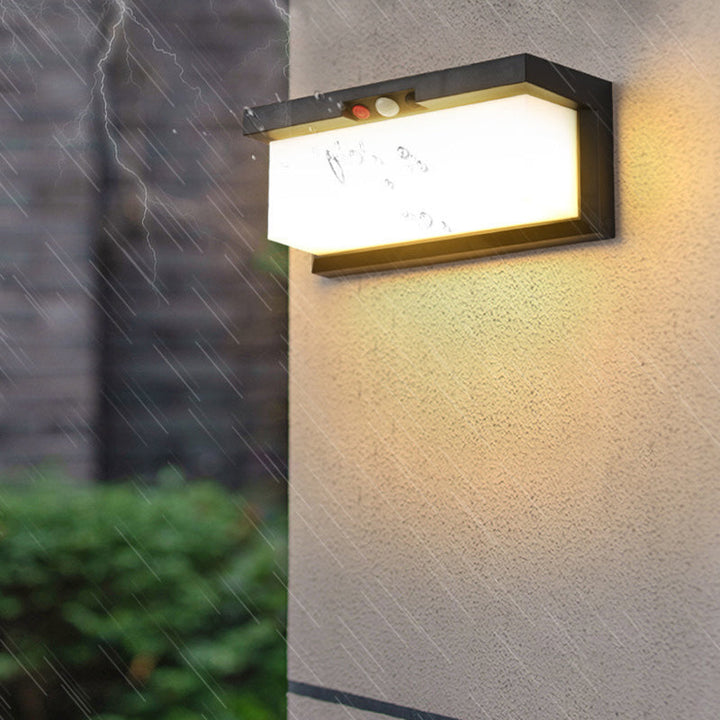 Moderne minimalistiske sol- og vanntette plast- og PC-rektangulære LED-vegglampe for utendørs, patio og hage | Luvikno