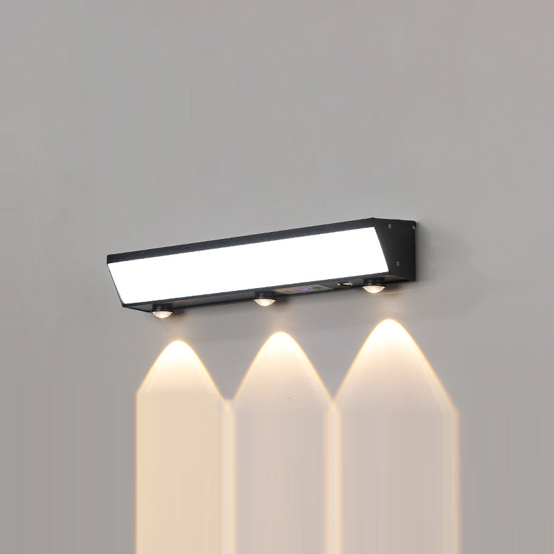 Moderne minimalistiske solenergi vanntett bevegelsessensor akryl aluminium og rustfritt stål rektangulær LED vegglampe for utendørs patio | Luvikno