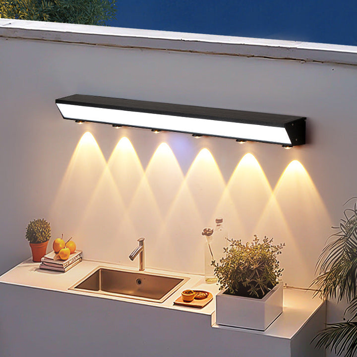 Moderne minimalistiske solenergi vanntett bevegelsessensor akryl aluminium og rustfritt stål rektangulær LED vegglampe for utendørs patio | Luvikno