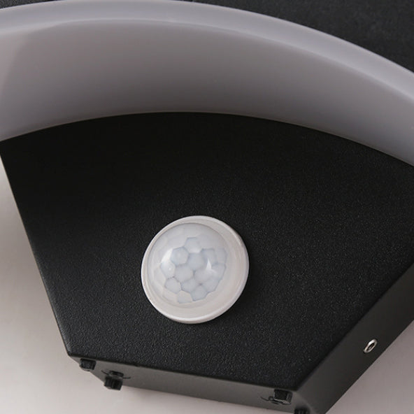 Moderne minimalistisk buet aluminium akryl LED vegglampe for hage | Luvikno