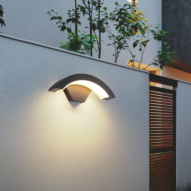Moderne minimalistisk buet aluminium akryl LED vegglampe for hage | Luvikno