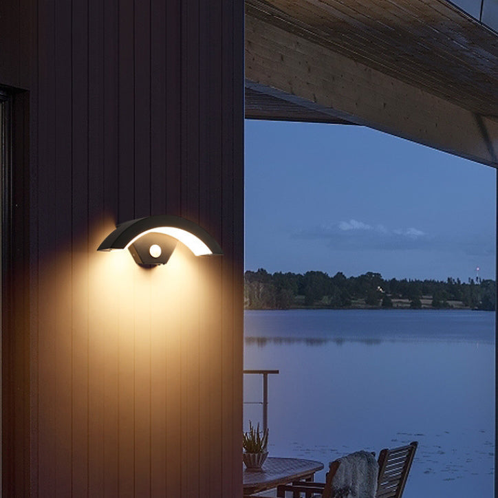 Moderne minimalistisk buet aluminium akryl LED vegglampe for hage | Luvikno
