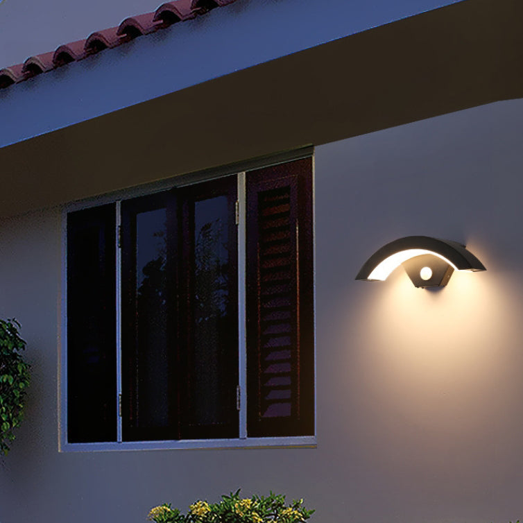 Moderne minimalistisk buet aluminium akryl LED vegglampe for hage | Luvikno
