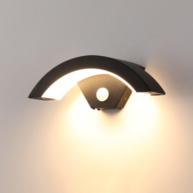 Moderne minimalistisk buet aluminium akryl LED vegglampe for hage | Luvikno