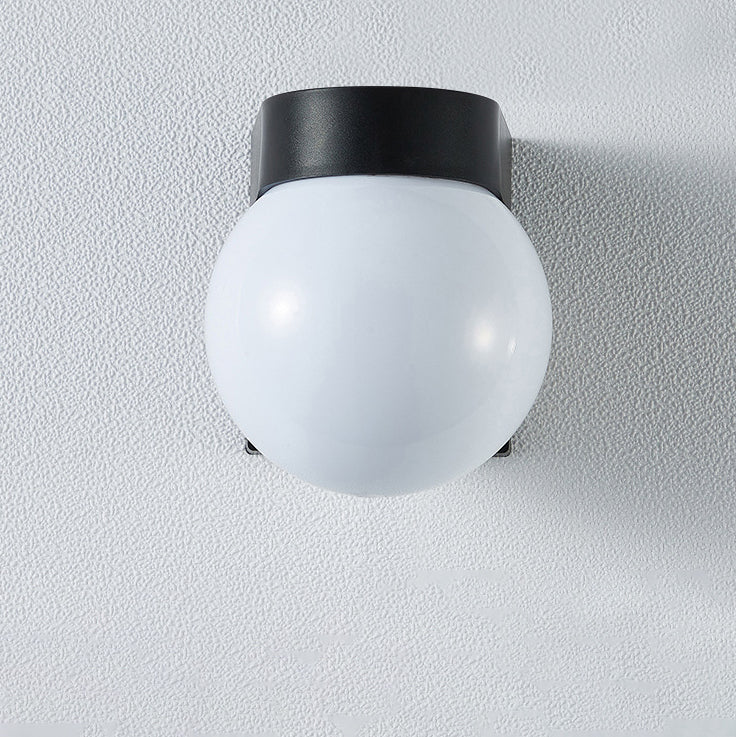 Moderne Enkelhet Vanntett Orb Polykarbonat Akryl 1-Lys Vegglampe For Utendørs Patio | Luvikno