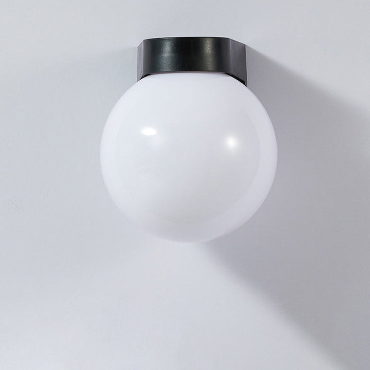 Moderne Enkelhet Vanntett Orb Polykarbonat Akryl 1-Lys Vegglampe For Utendørs Patio | Luvikno