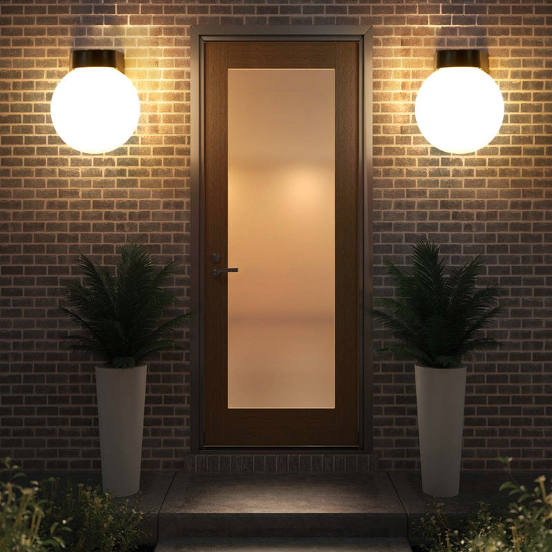 Moderne Enkelhet Vanntett Orb Polykarbonat Akryl 1-Lys Vegglampe For Utendørs Patio | Luvikno