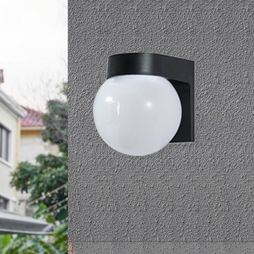 Moderne Enkelhet Vanntett Orb Polykarbonat Akryl 1-Lys Vegglampe For Utendørs Patio | Luvikno