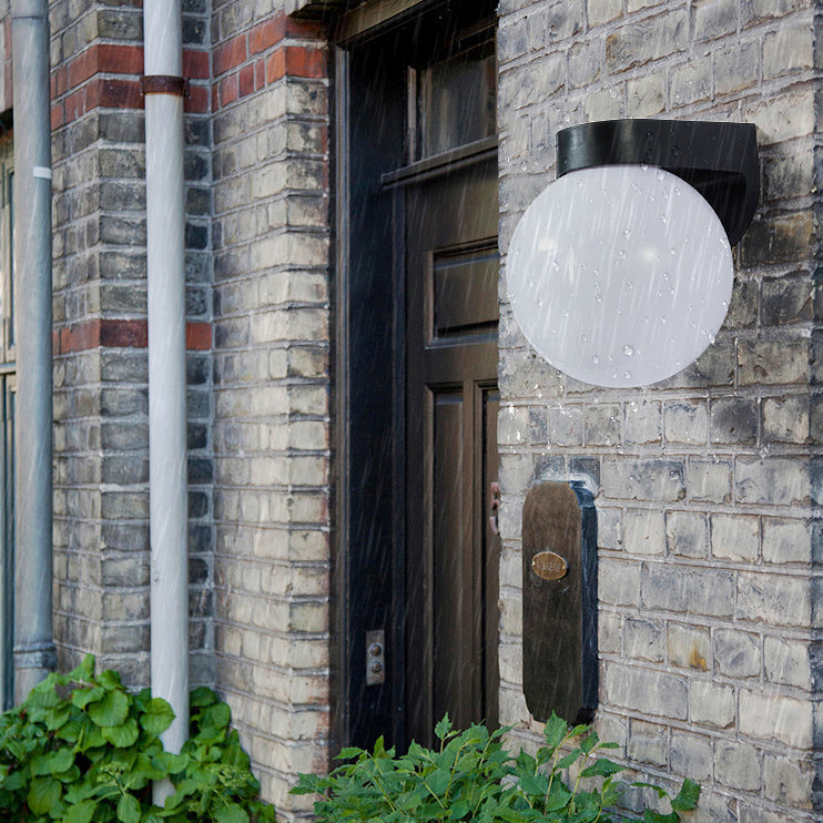 Moderne Enkelhet Vanntett Orb Polykarbonat Akryl 1-Lys Vegglampe For Utendørs Patio | Luvikno