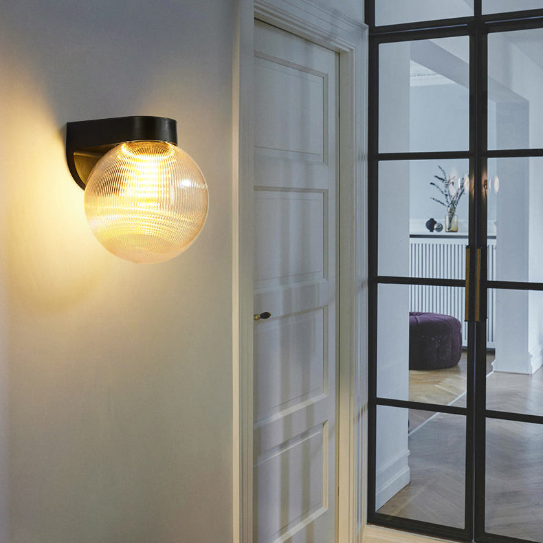 Moderne Enkelhet Vanntett Orb Polykarbonat Akryl 1-Lys Vegglampe For Utendørs Patio | Luvikno