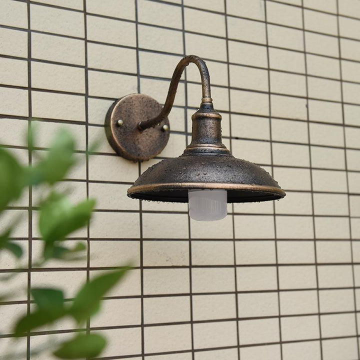 Moderne industriell rund potte lokk form buet stang jern skygge 1-lys vegglampe for uteplass | Luvikno