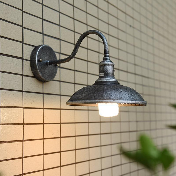 Moderne industriell rund potte lokk form buet stang jern skygge 1-lys vegglampe for uteplass | Luvikno