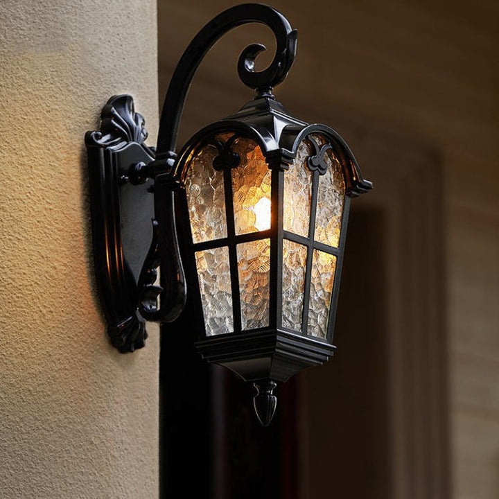 Tradisjonell europeisk kvadratisk blonder aluminium trykt glass 1-lys utendørs vegglampe for hage | Luvikno