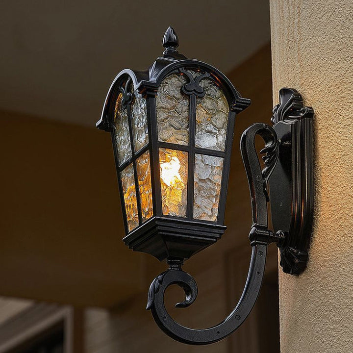 Tradisjonell europeisk kvadratisk blonder aluminium trykt glass 1-lys utendørs vegglampe for hage | Luvikno