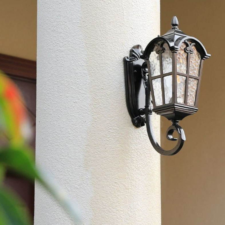 Tradisjonell europeisk kvadratisk blonder aluminium trykt glass 1-lys utendørs vegglampe for hage | Luvikno