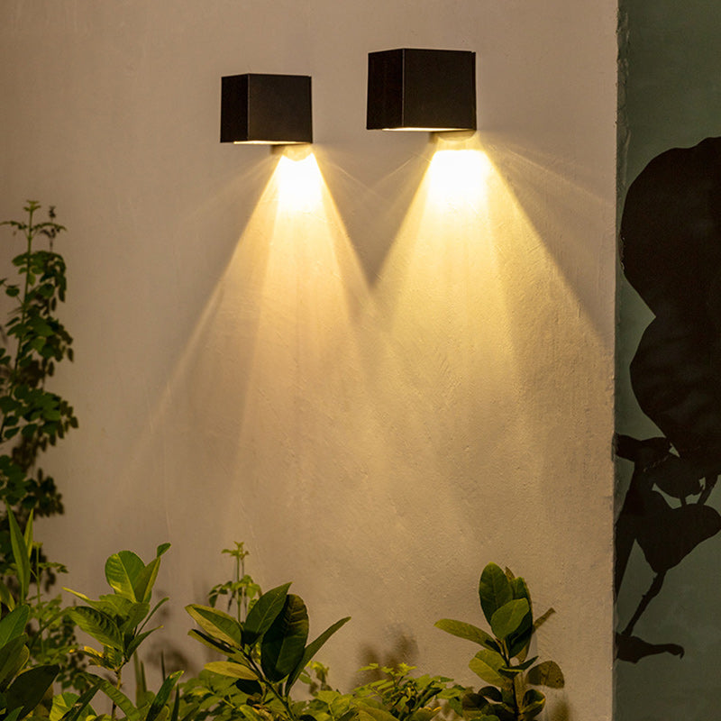 Moderne minimaliste kube plastisk solenergi LED vegglampe for hagen | Luvikno