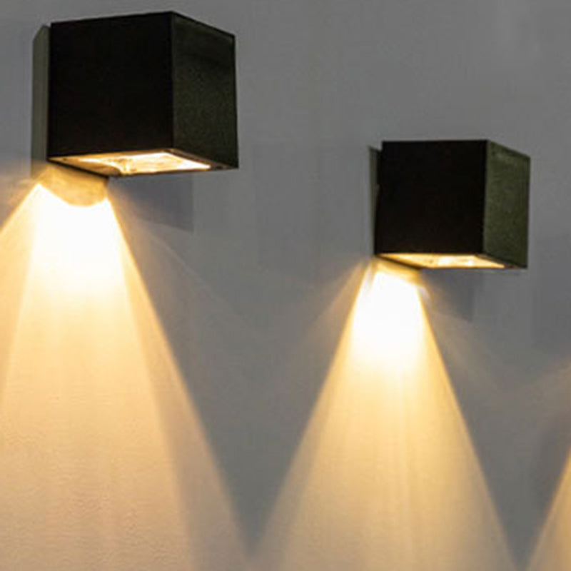 Moderne minimaliste kube plastisk solenergi LED vegglampe for hagen | Luvikno