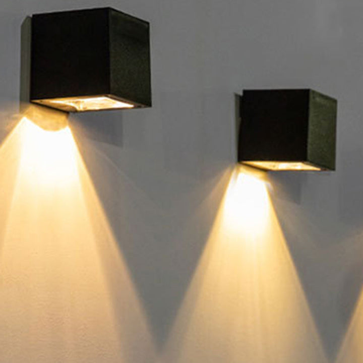 Moderne minimaliste kube plastisk solenergi LED vegglampe for hagen | Luvikno