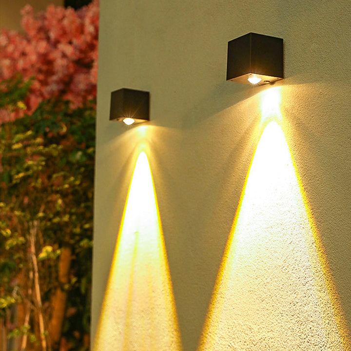 Moderne minimaliste kube plastisk solenergi LED vegglampe for hagen | Luvikno