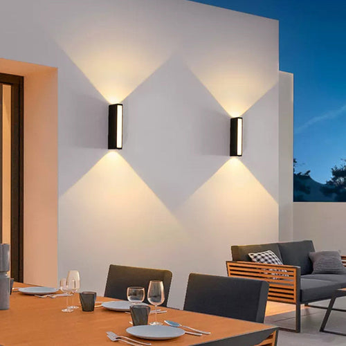 Moderne Minimalistisk Kolonne Plast LED Vegglampe For Hage | Luvikno