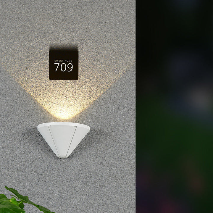 Moderne Minimalistisk Vanntett Trekant Halvsirkel Støpt Aluminium PC LED Vegglampe For Utendørs Patio | Luvikno