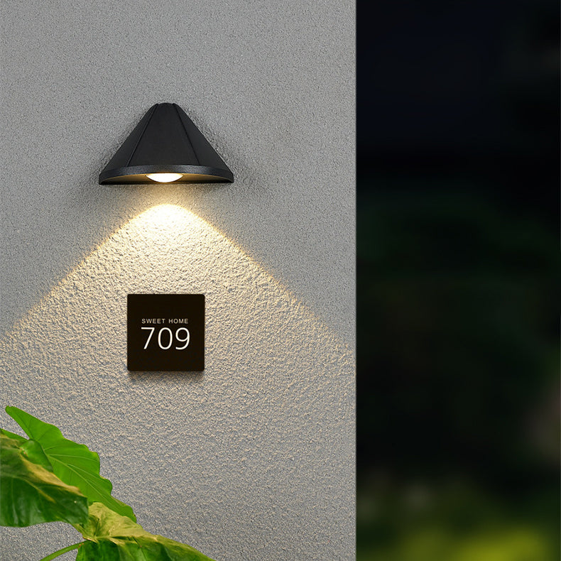 Moderne Minimalistisk Vanntett Trekant Halvsirkel Støpt Aluminium PC LED Vegglampe For Utendørs Patio | Luvikno