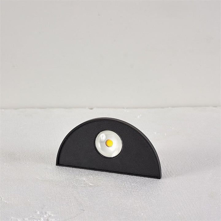 Moderne Minimalistisk Vanntett Trekant Halvsirkel Støpt Aluminium PC LED Vegglampe For Utendørs Patio | Luvikno