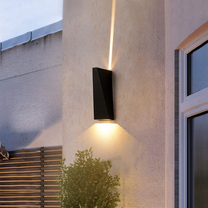 Moderne Minimalistisk Vanntett Trapezoidal Aluminium Trykk LED Utendørs Vegglampe For Utendørs Patio | Luvikno