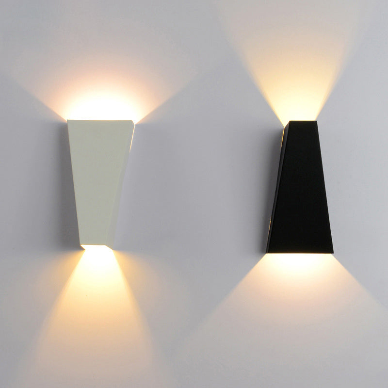 Moderne Minimalistisk Vanntett Trapezoidal Aluminium Trykk LED Utendørs Vegglampe For Utendørs Patio | Luvikno