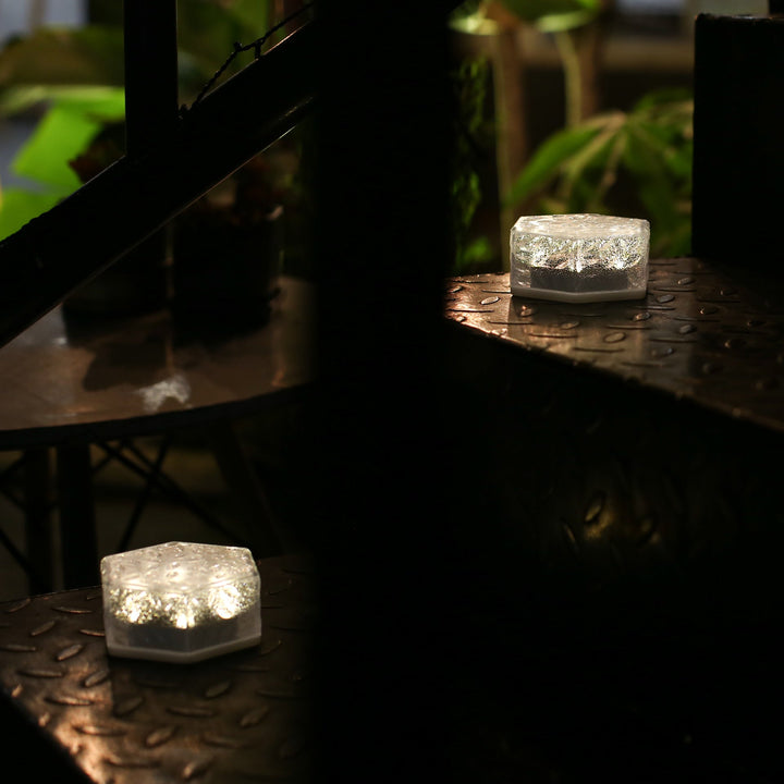Moderne minimalistisk solarpanel vanntett hexagonal isflis ABS PVC LED plengelampe for utendørs terrasse | Luvikno