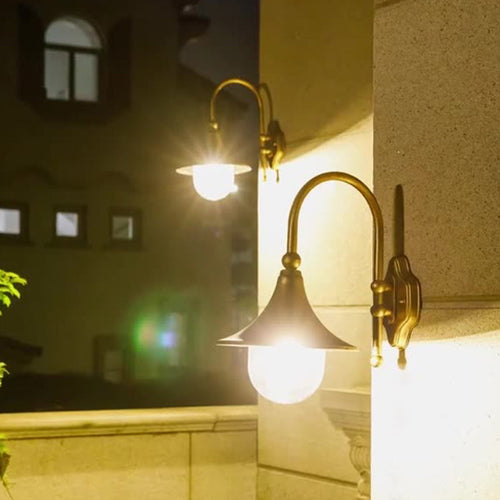 Moderne Enkelt Aluminium Trumpet Skjerm Glass 1-Lys Utendørs Vegglampe For Hage | Luvikno