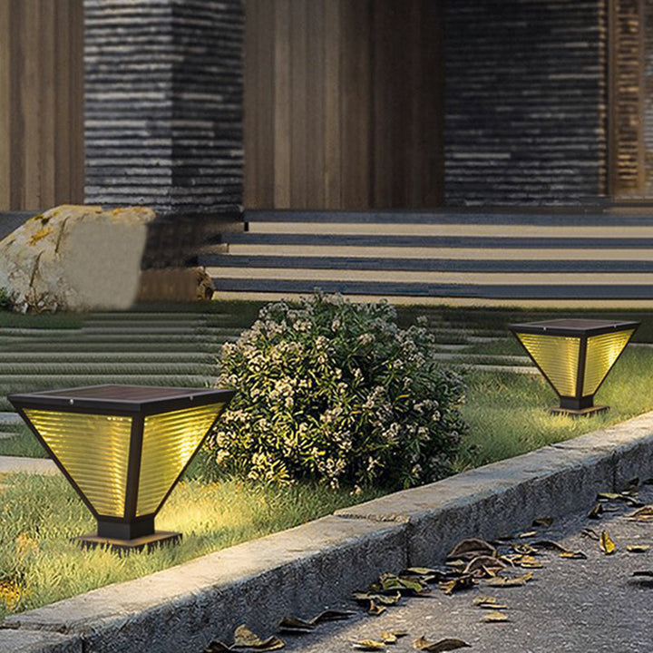 Moderne Minimalistisk Solvannslippende Firkantet Prismatic Rustfritt Stål Glass LED Utendørs Lys For Terrasse | Luvikno