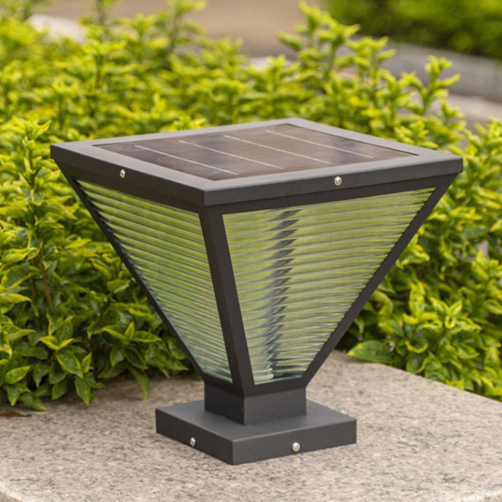 Moderne Minimalistisk Solvannslippende Firkantet Prismatic Rustfritt Stål Glass LED Utendørs Lys For Terrasse | Luvikno