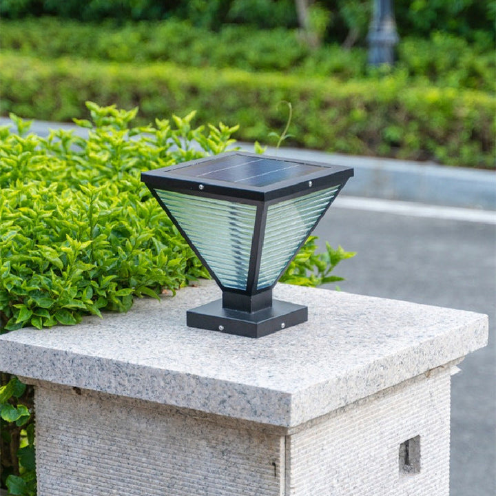 Moderne Minimalistisk Solvannslippende Firkantet Prismatic Rustfritt Stål Glass LED Utendørs Lys For Terrasse | Luvikno