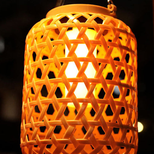 Moderne Art Deco Sol Vannbestandig Imitert Rattan Vevet Lantern Sylinderisk Plast LED Utendørs Lys For Hage | Luvikno