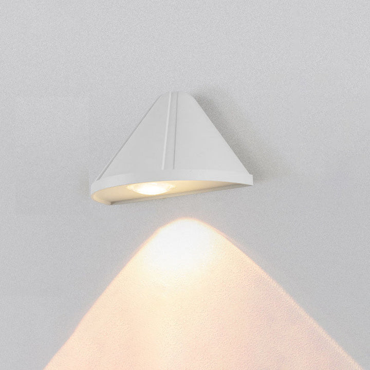 Moderne Minimalistisk Triangel Vanntett Linse Aluminium LED Vegglampe For Utendørs Patio | Luvikno