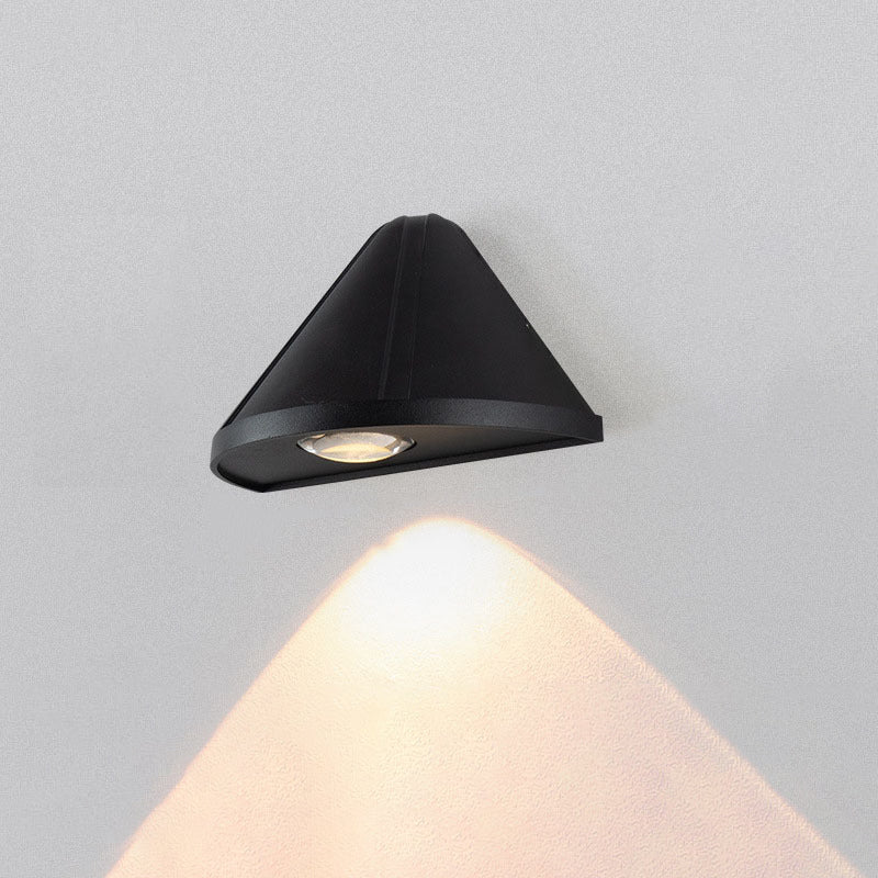 Moderne Minimalistisk Triangel Vanntett Linse Aluminium LED Vegglampe For Utendørs Patio | Luvikno