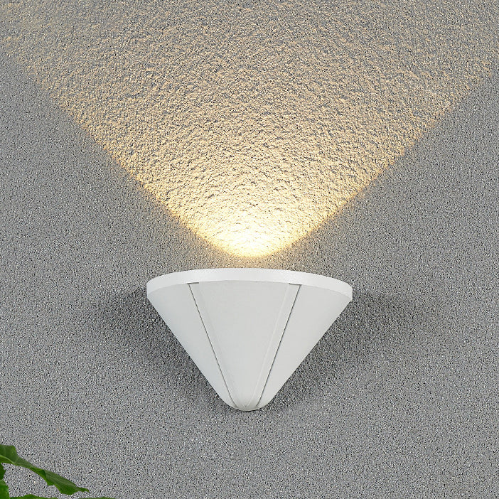 Moderne Minimalistisk Triangel Vanntett Linse Aluminium LED Vegglampe For Utendørs Patio | Luvikno