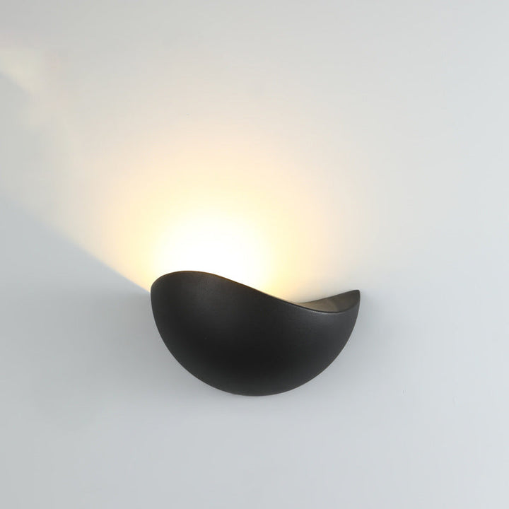 Moderne Minimalistisk Trekant Fuglerede Halv Sirkel Vanntett Aluminium LED Vegglampe For Utendørs Patio | Luvikno