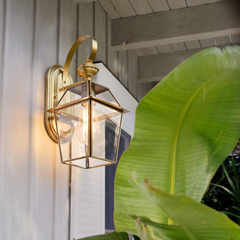 Moderne nordisk sekskantet klokke vanntett glass messing 1-lyskilde vegglampe for utendørs terrasse | Luvikno