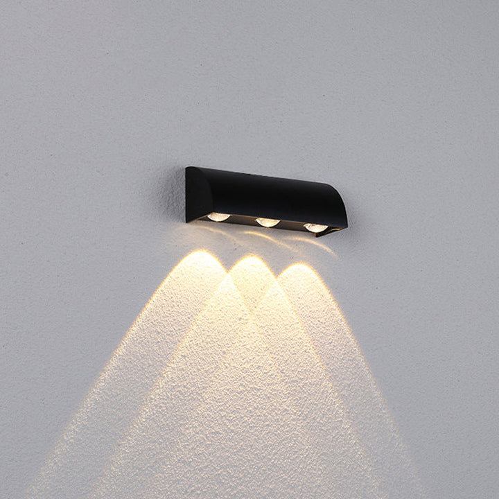 Moderne Enkelthet Vanntett Buet Sylinderformet Aluminium PC LED Vegglampe For Utendørs Terrasse | Luvikno