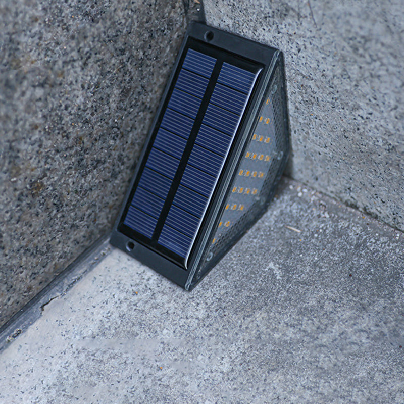 Moderne Enkelhet Sol Vannavstøtende ABS PS Triangel LED Landskapsbelysning Utendørs Lys For Utendørs Terrasse | Luvikno
