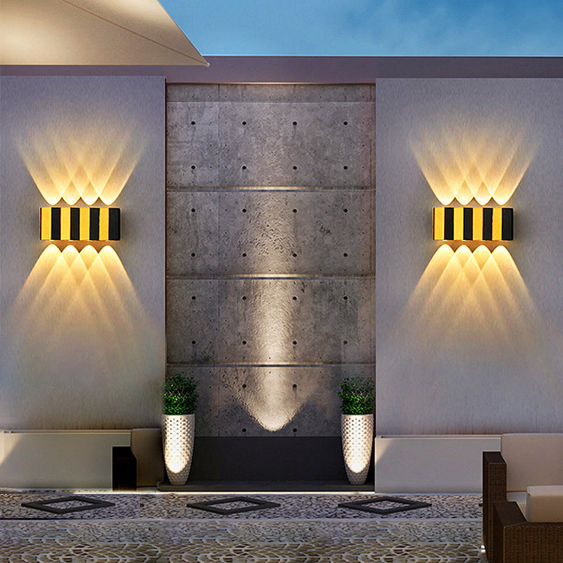 Moderne Enkelhet Vanntett Aluminium Rektangulær Bøyd Opp Og Ned LED Vegglampe For Utendørs Patio | Luvikno