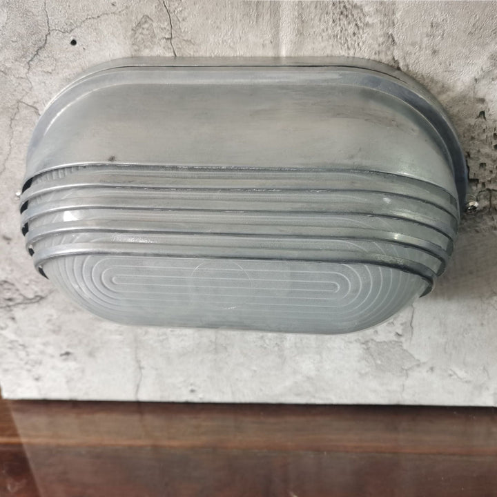 Moderne Industriell Vanntett Aluminiums Glass Frosted Oval Stripet 1-Lys Vegglampe For Utendørs Terrasse | Luvikno