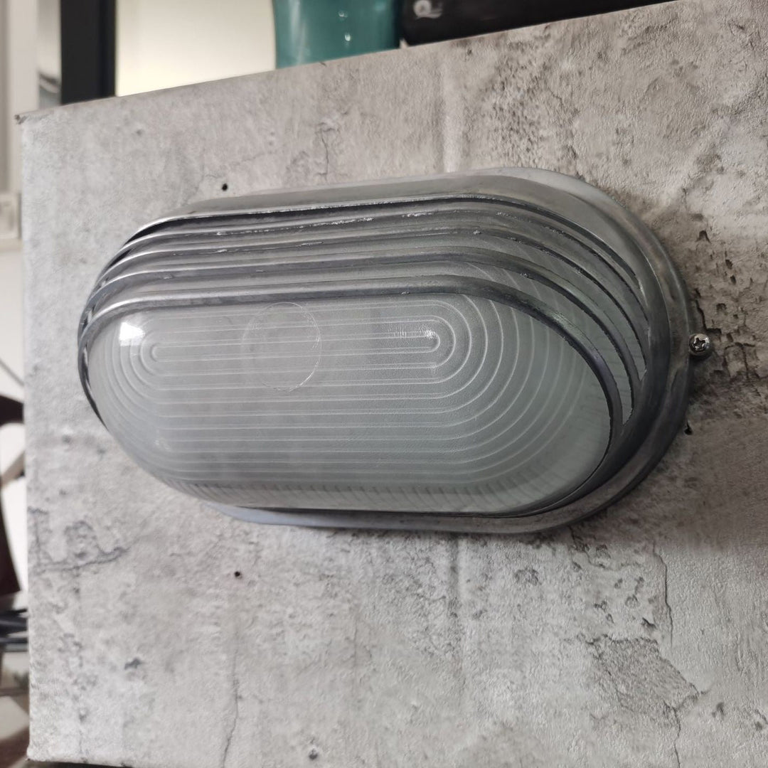 Moderne Industriell Vanntett Aluminiums Glass Frosted Oval Stripet 1-Lys Vegglampe For Utendørs Terrasse | Luvikno