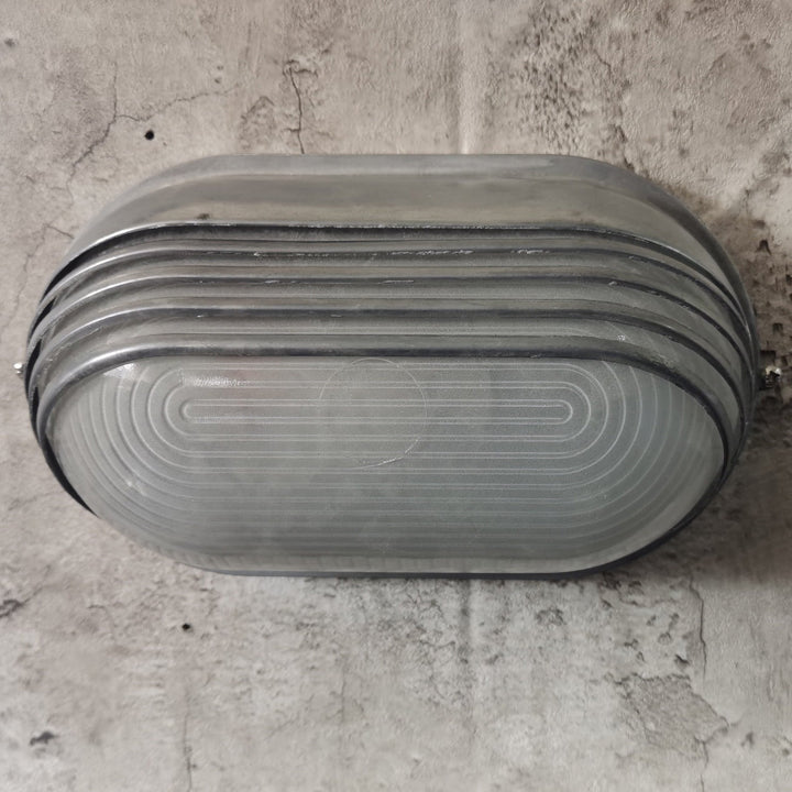 Moderne Industriell Vanntett Aluminiums Glass Frosted Oval Stripet 1-Lys Vegglampe For Utendørs Terrasse | Luvikno
